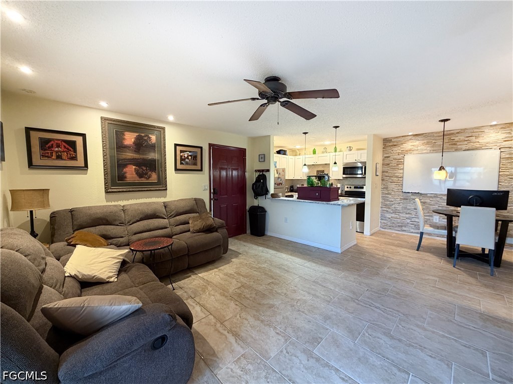 2 Bed Condominium for Sale in North Fort Myers, photo 6