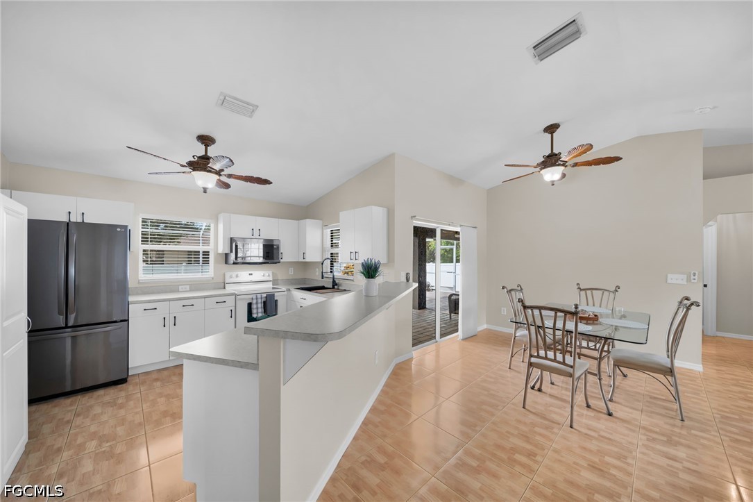 3 Bed Pool Home for Sale in Cape Coral, photo 6
