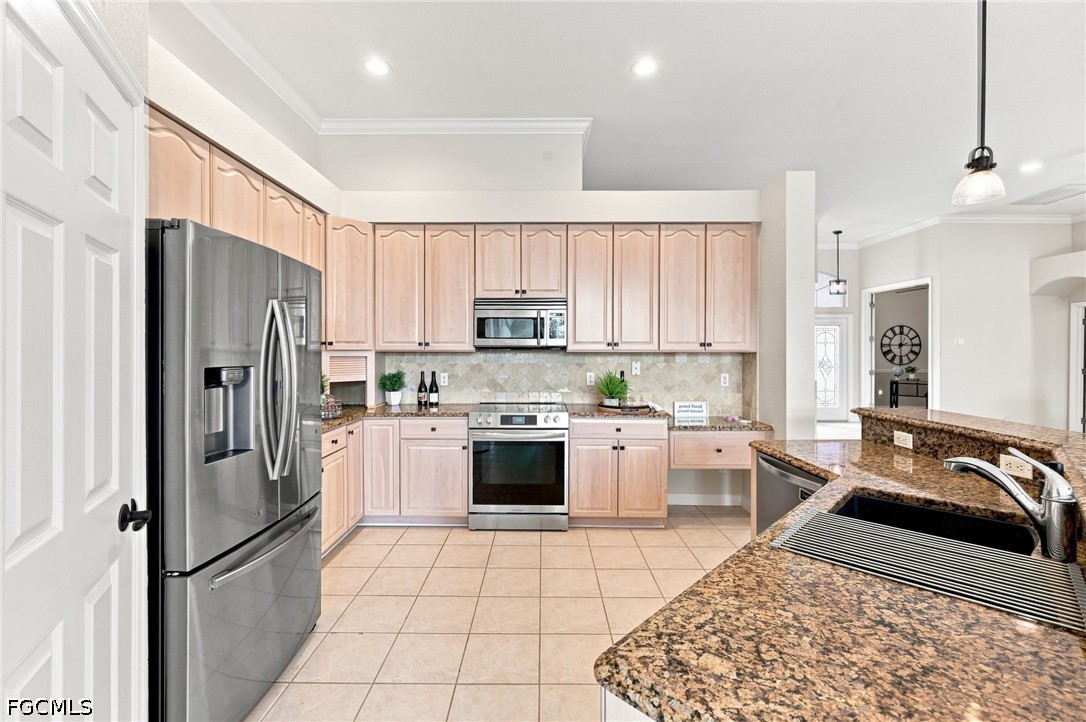 4 Bed Pool Home for Sale in Reflection Lakes, photo 6