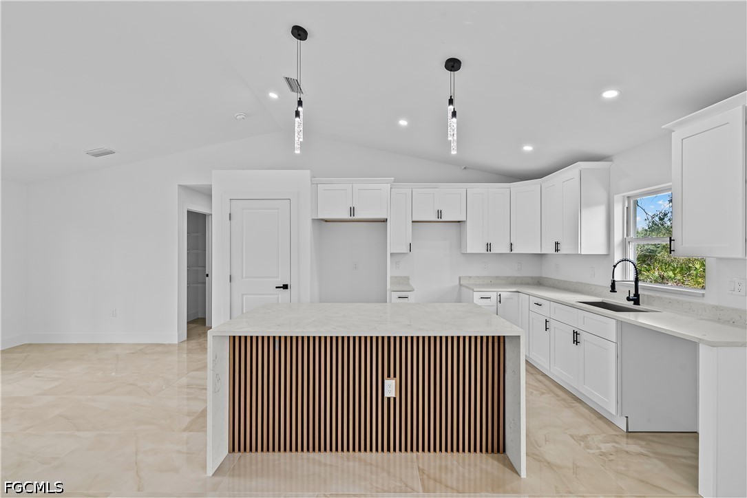 4 Bed SingleFamilyResidence for Sale in Lehigh Acres, photo 6