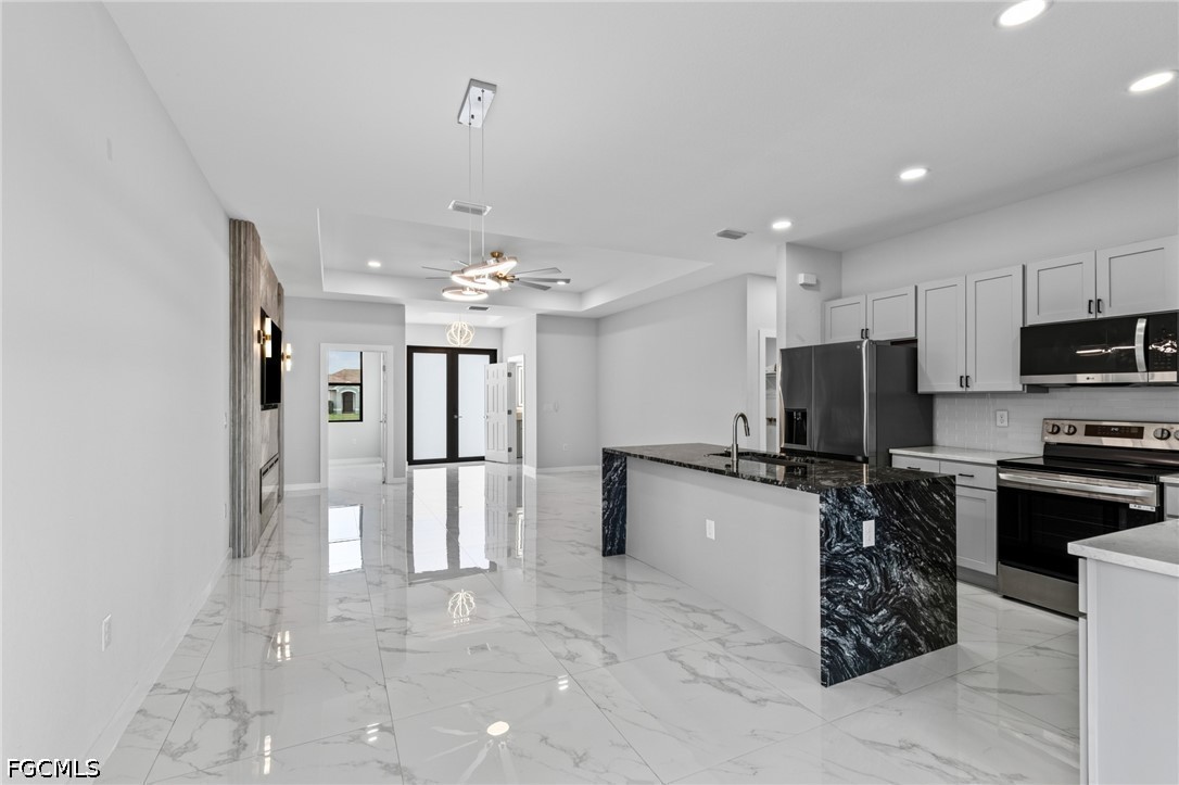 3 Bed Pool Home for Sale in Cape Coral, photo 6