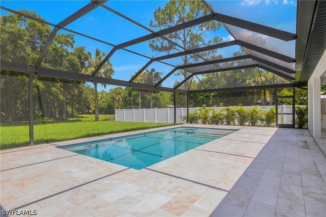 3 Bed Pool Home for Sale in Naples, photo 6