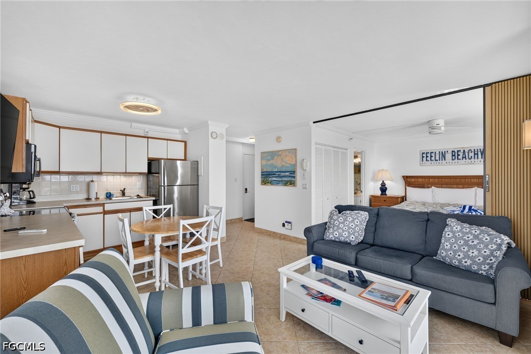 1 Bed Waterfront Home for Sale in Fort Myers Beach, photo 6