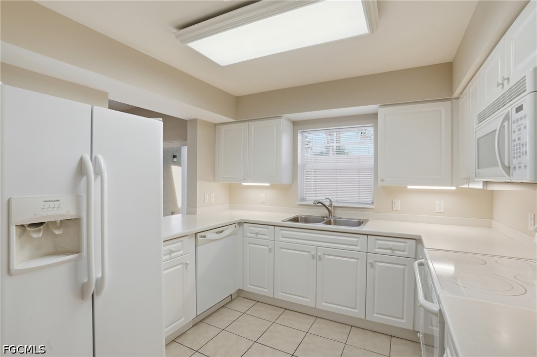 3 Bed Attached for Sale in Naples, photo 6
