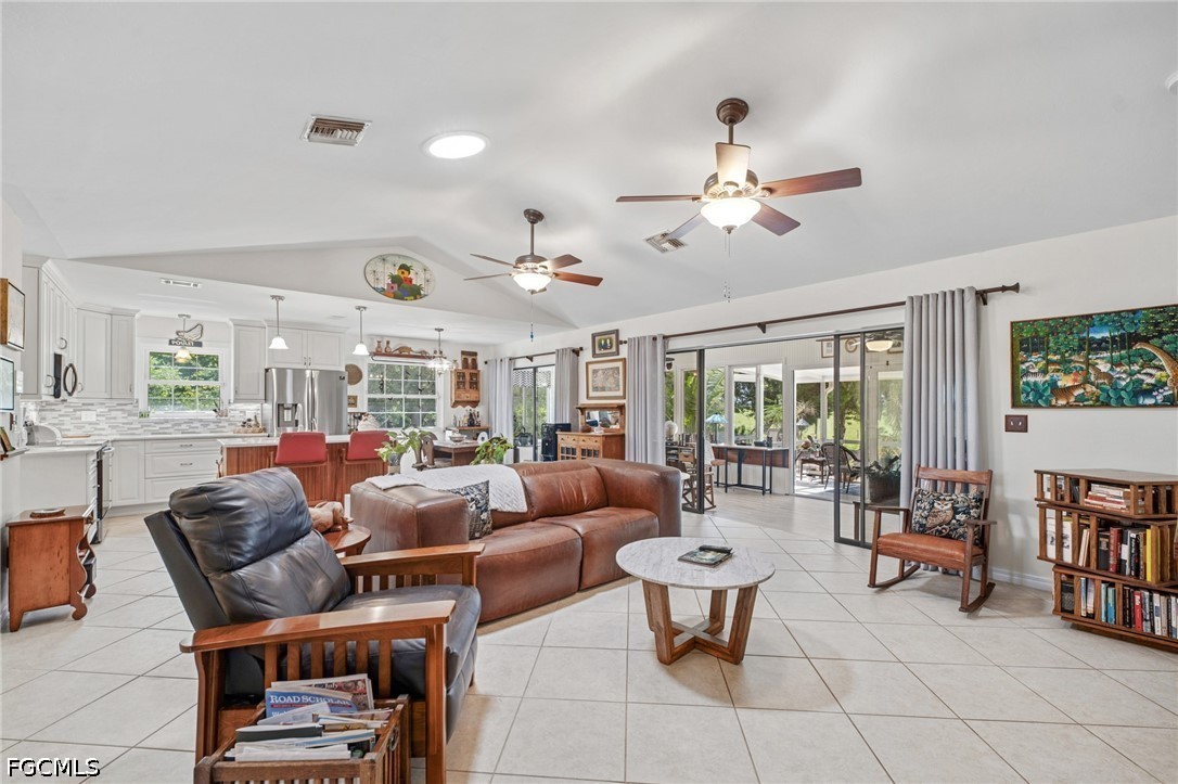 2 Bed SingleFamilyResidence for Sale in St James City, photo 6