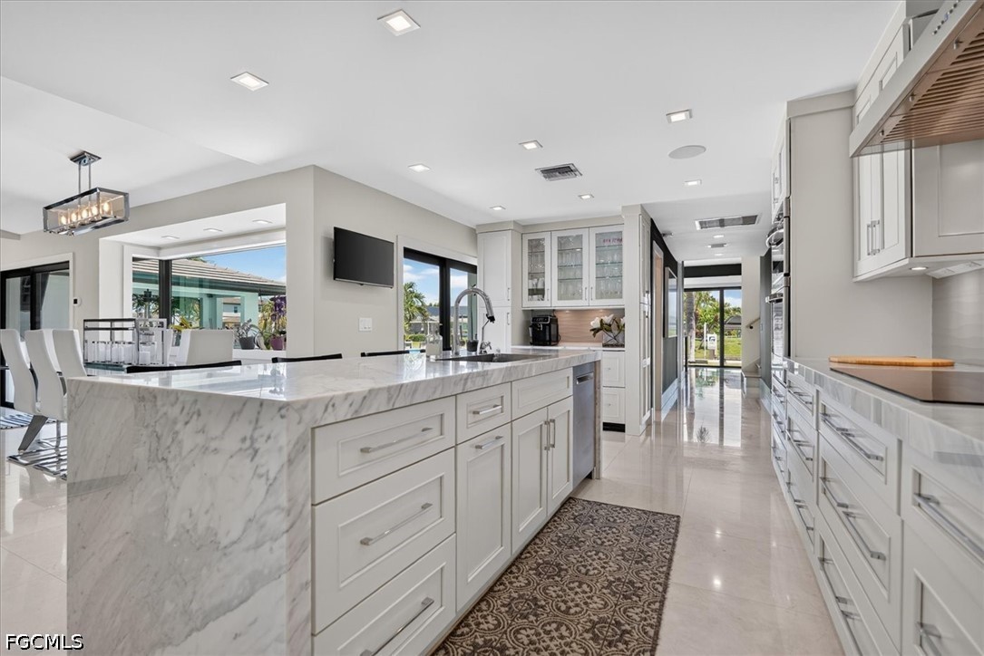 4 Bed Pool Home for Sale in Town And River, photo 6
