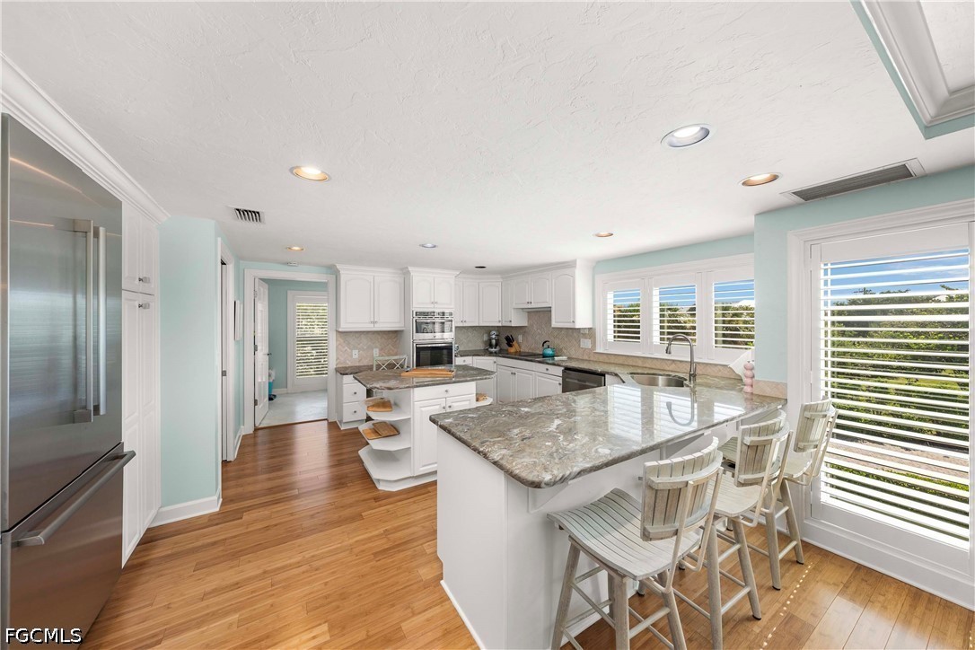 4 Bed Pool Home for Sale in Sanibel, photo 6