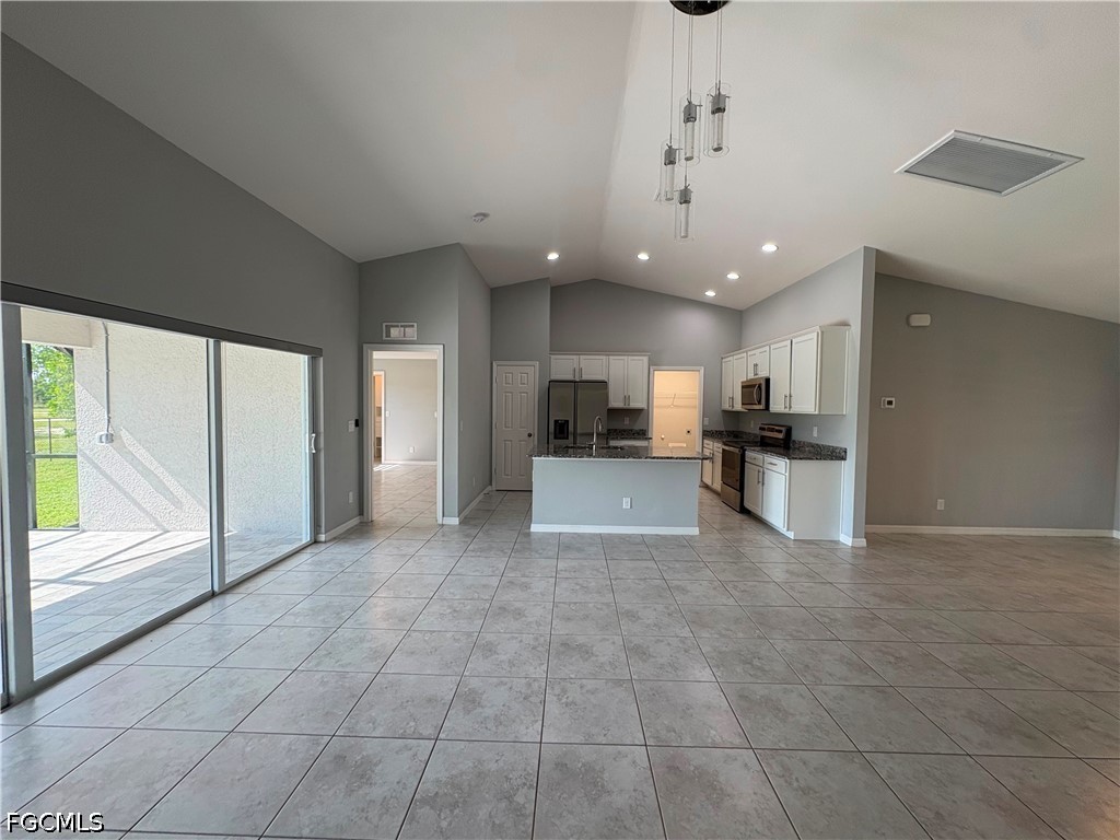 3 Bed SingleFamilyResidence for Sale in Cape Coral, photo 6