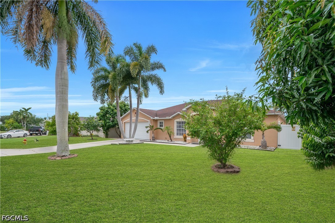 3 Bed Pool Home for Sale in Cape Coral, photo 6