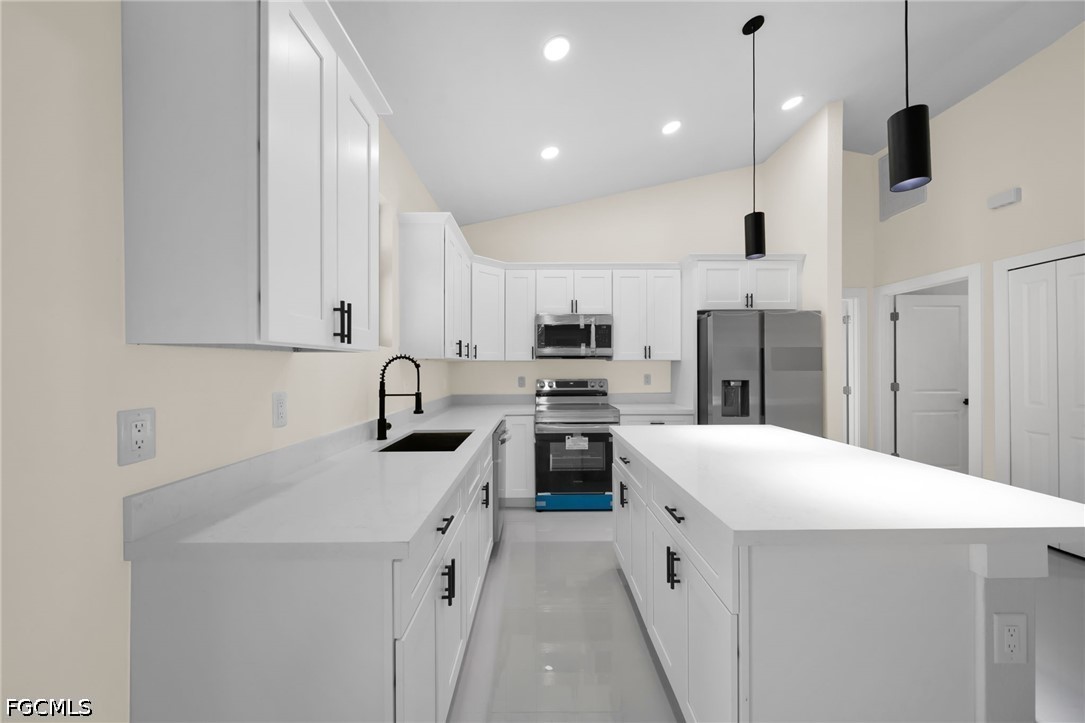 4 Bed SingleFamilyResidence for Sale in Cape Coral, photo 6