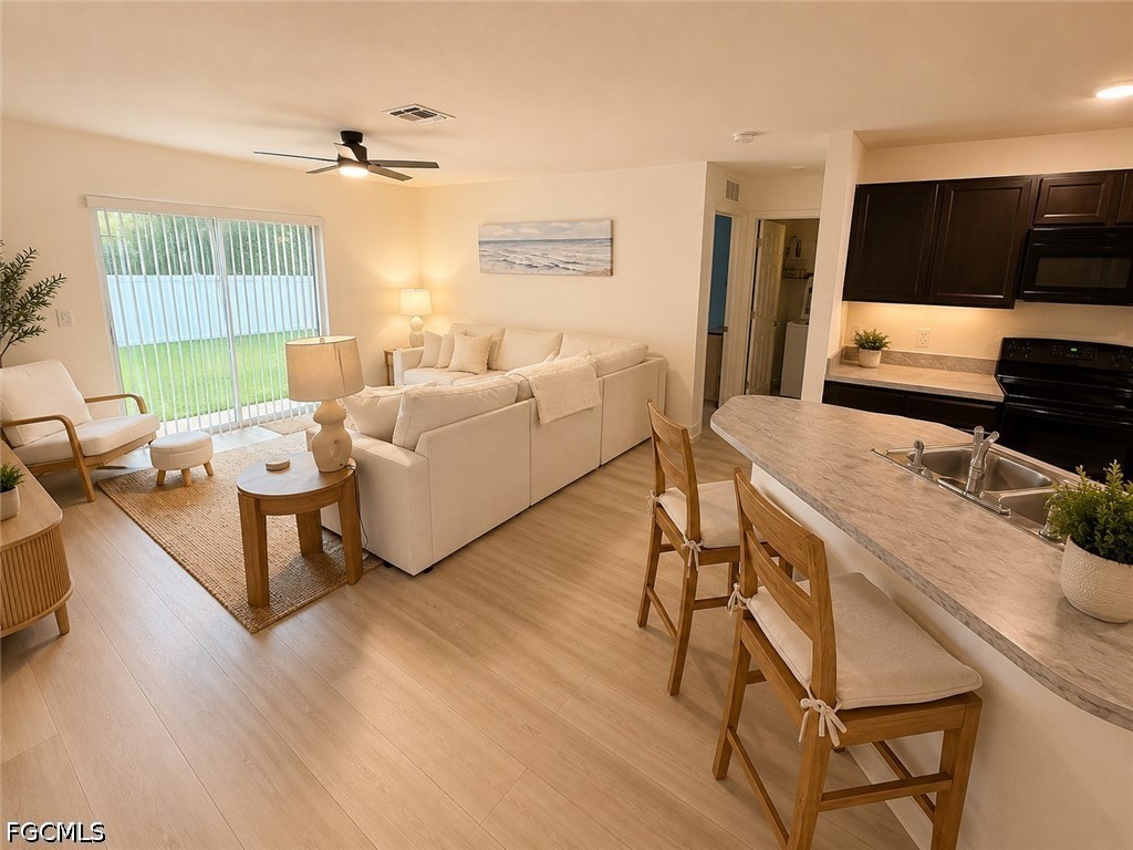 3 Bed SingleFamilyResidence for Sale in Cape Coral, photo 6