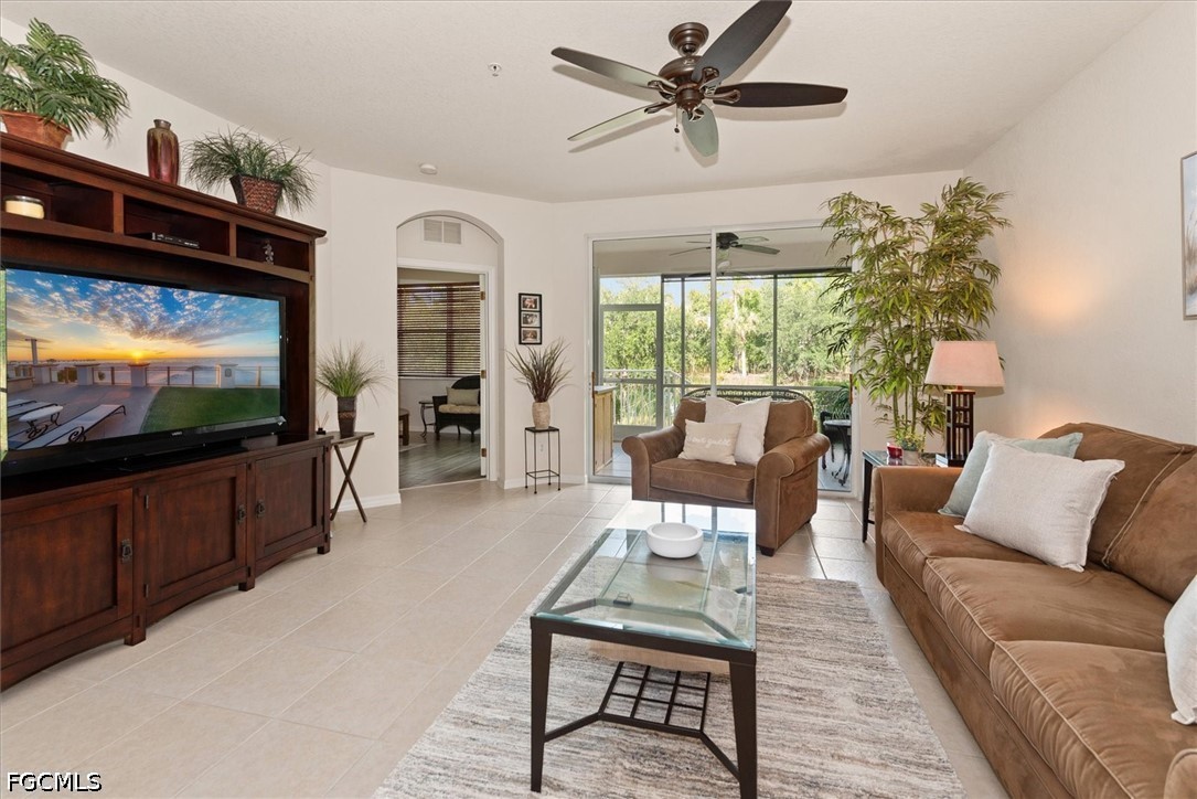 2 Bed Waterfront Home for Sale in Fort Myers, photo 6