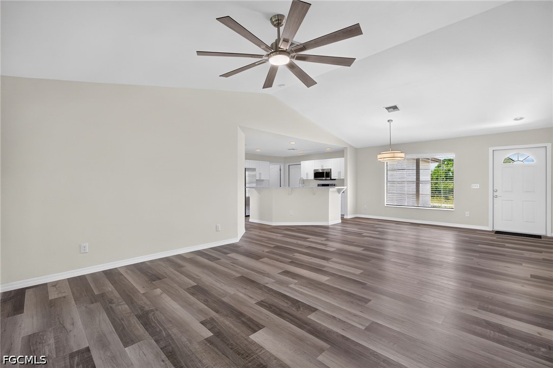 3 Bed SingleFamilyResidence for Sale in Lehigh Acres, photo 6