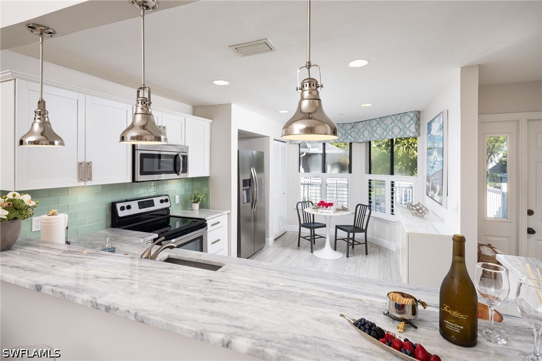 2 Bed Condominium for Sale in Naples, photo 6