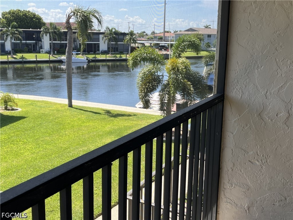 2 Bed Waterfront Home for Sale in Cape Coral, photo 6