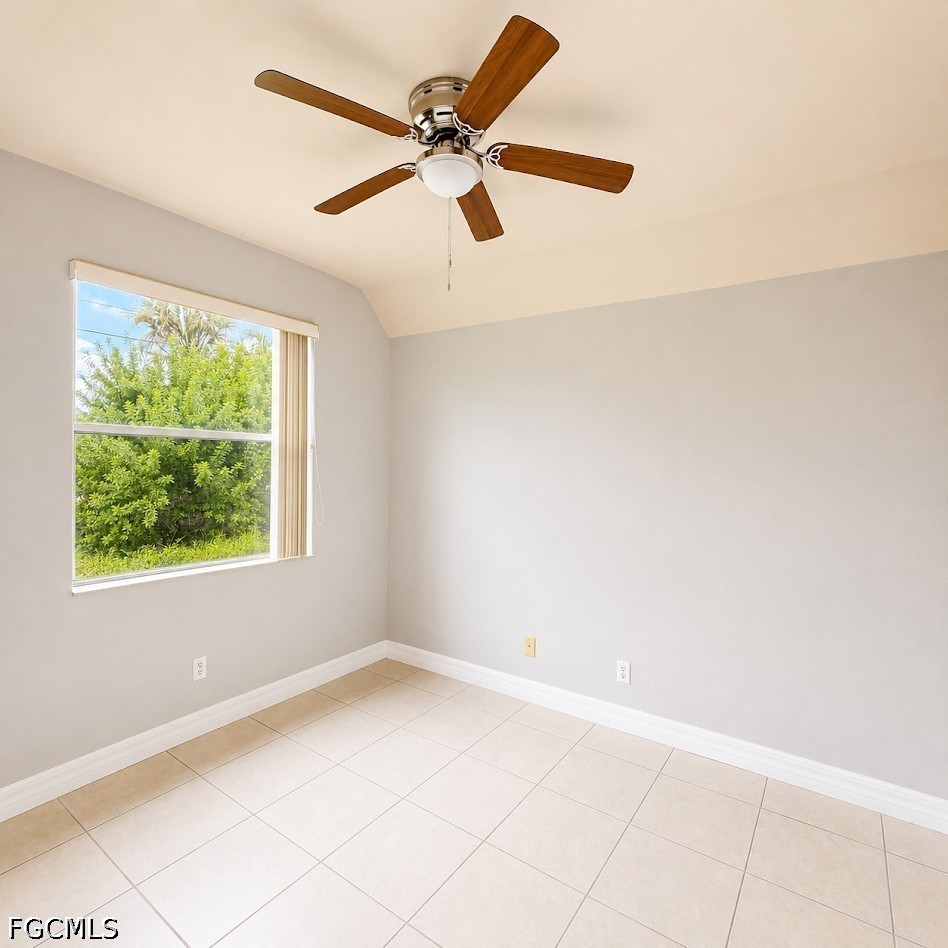 2 Bed Condominium for Sale in Cape Coral, photo 6