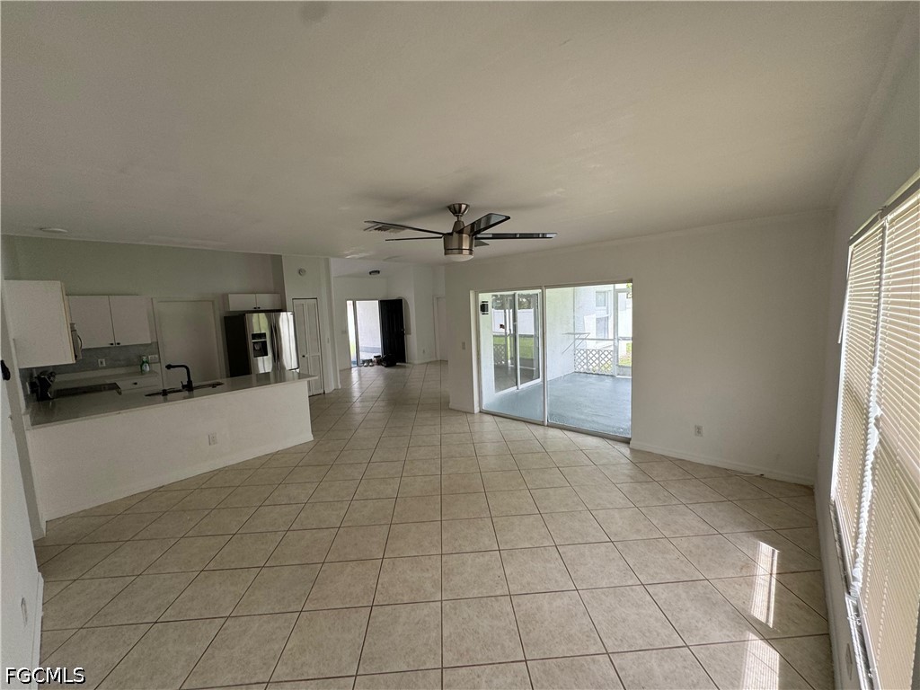 3 Bed SingleFamilyResidence for Sale in Fort Myers, photo 6