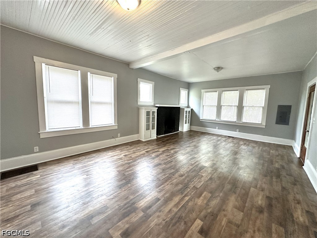 2 Bed SingleFamilyResidence for Sale in Fort Myers, photo 6