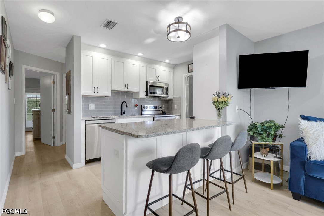 2 Bed Attached for Sale in Fort Myers, photo 6