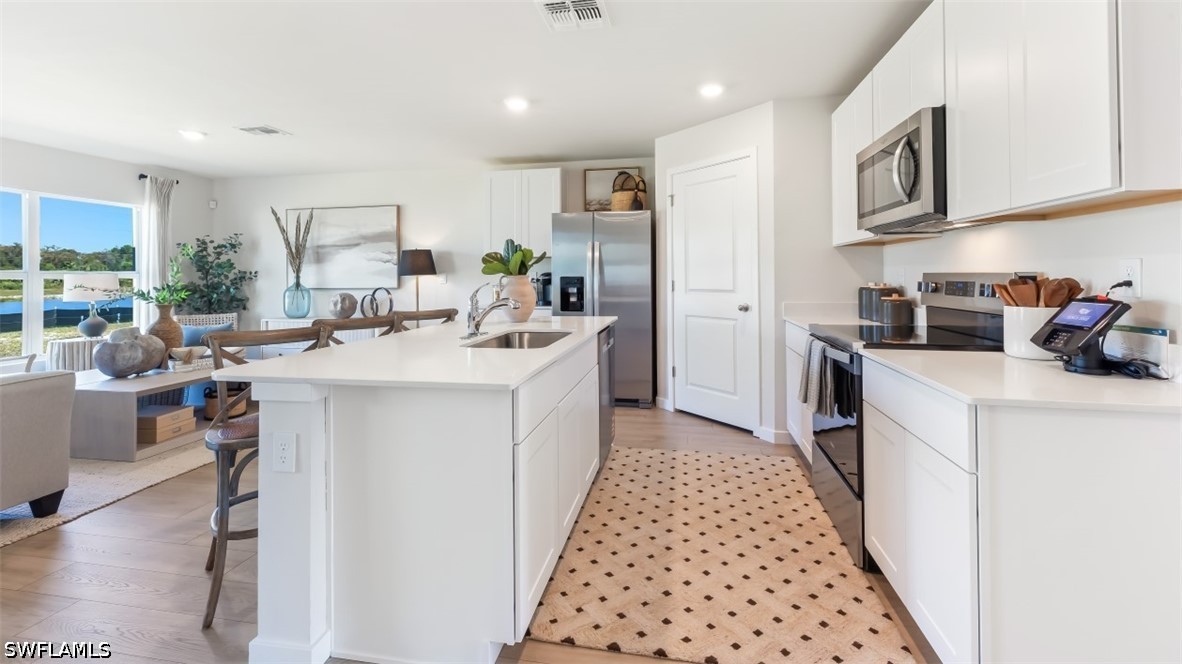 3 Bed SingleFamilyResidence for Sale in Cape Coral, photo 6