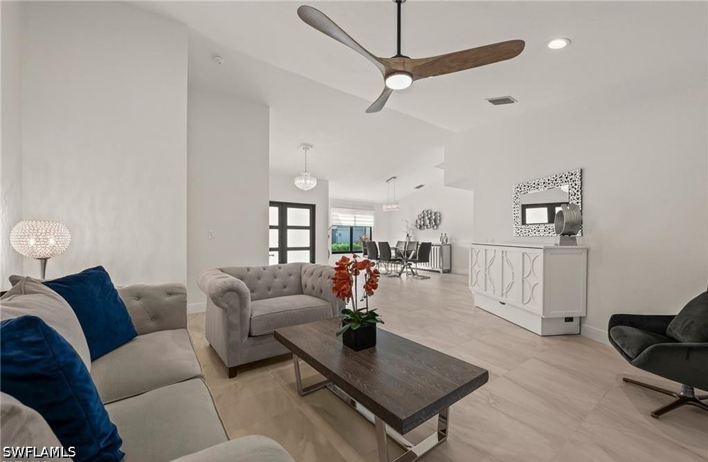 3 Bed Pool Home for Sale in Kings Lake, photo 6