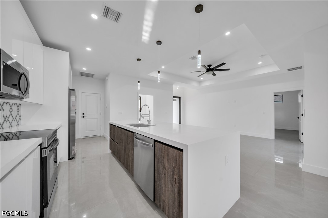 3 Bed Waterfront Home for Sale in Cape Coral, photo 6
