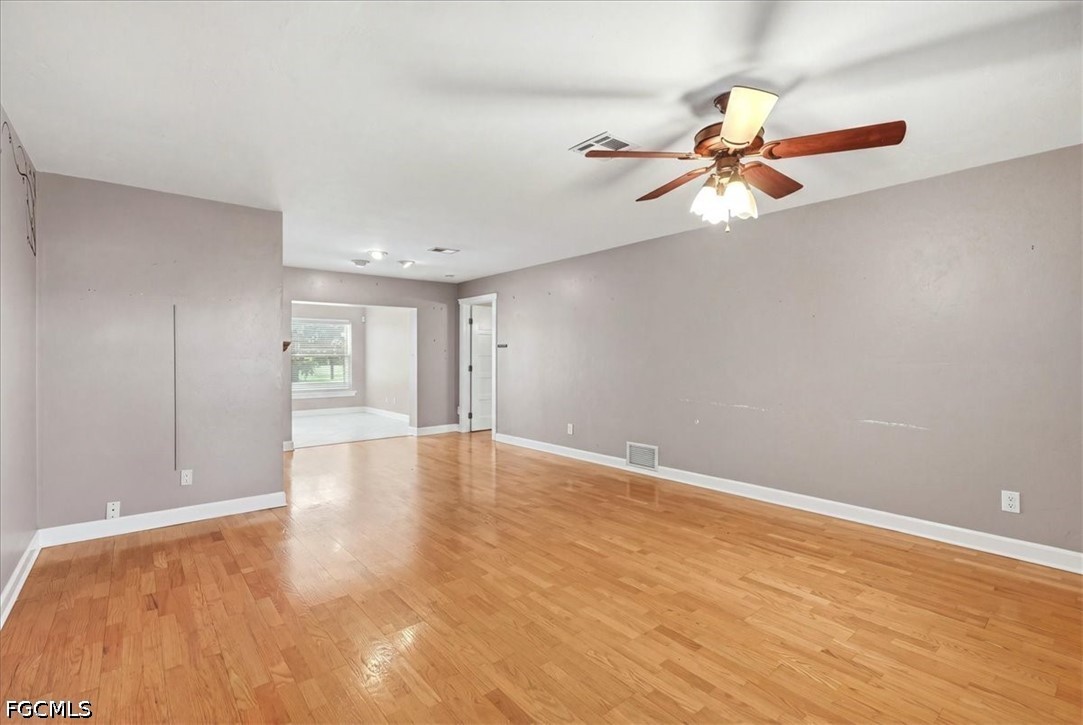 3 Bed Waterfront Home for Sale in Fort Myers, photo 6