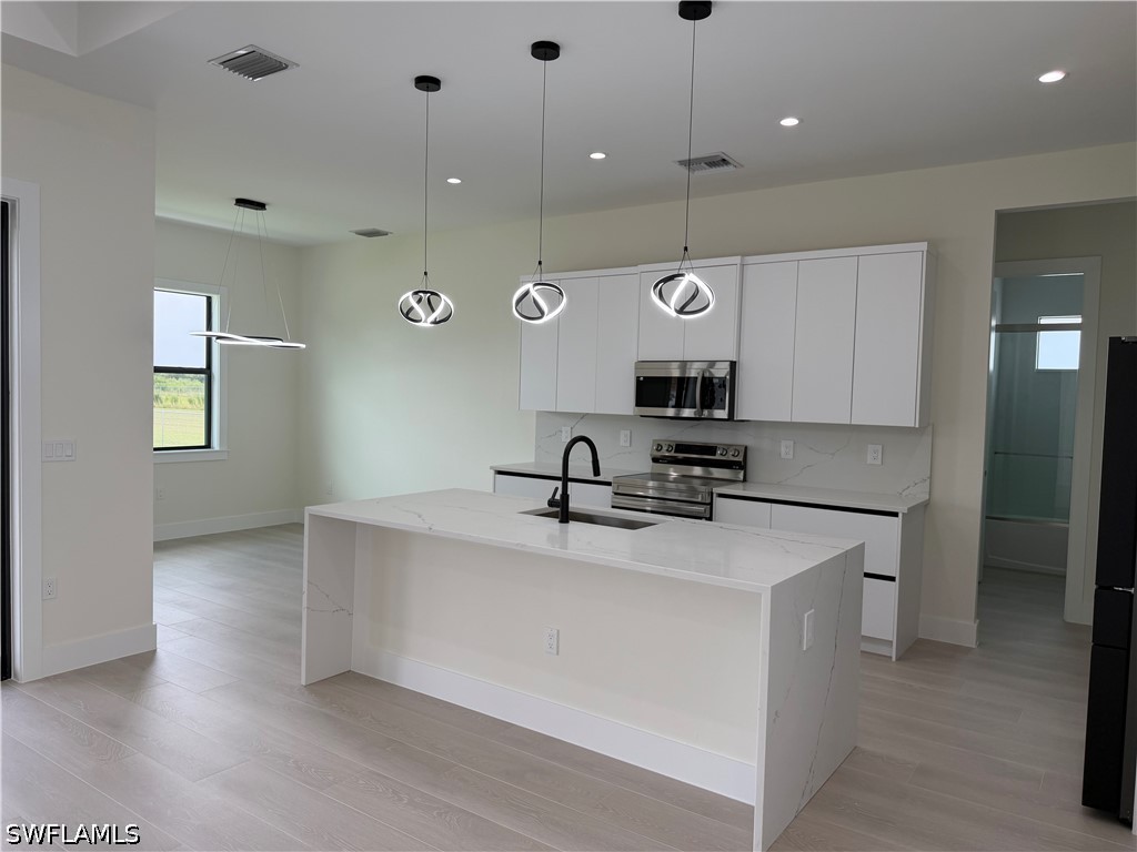 3 Bed SingleFamilyResidence for Sale in Naples, photo 6