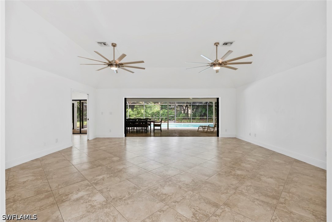 3 Bed Pool Home for Sale in Kings Lake, photo 6