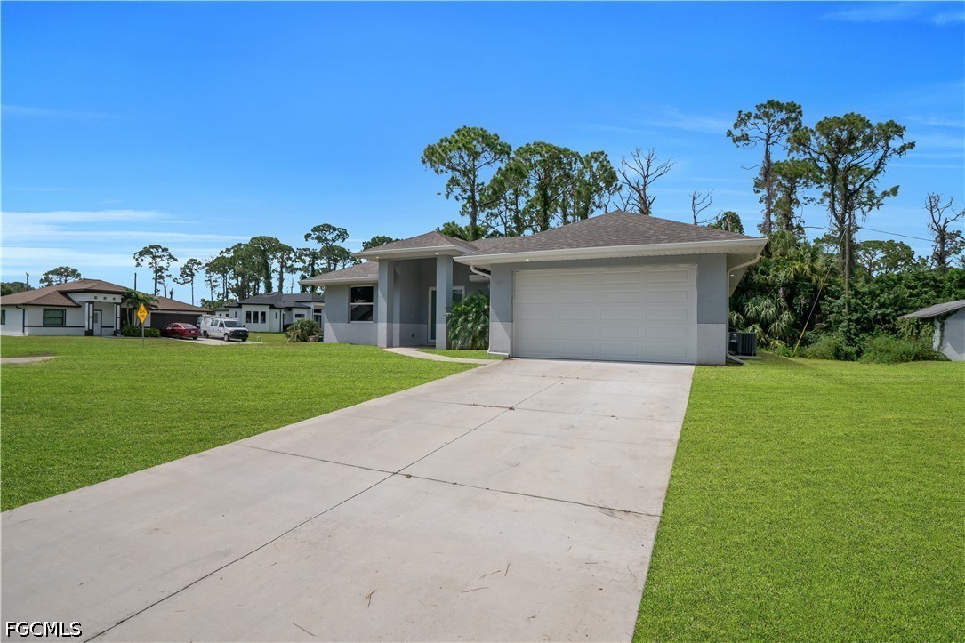 3 Bed SingleFamilyResidence for Sale in Lehigh Acres, photo 6