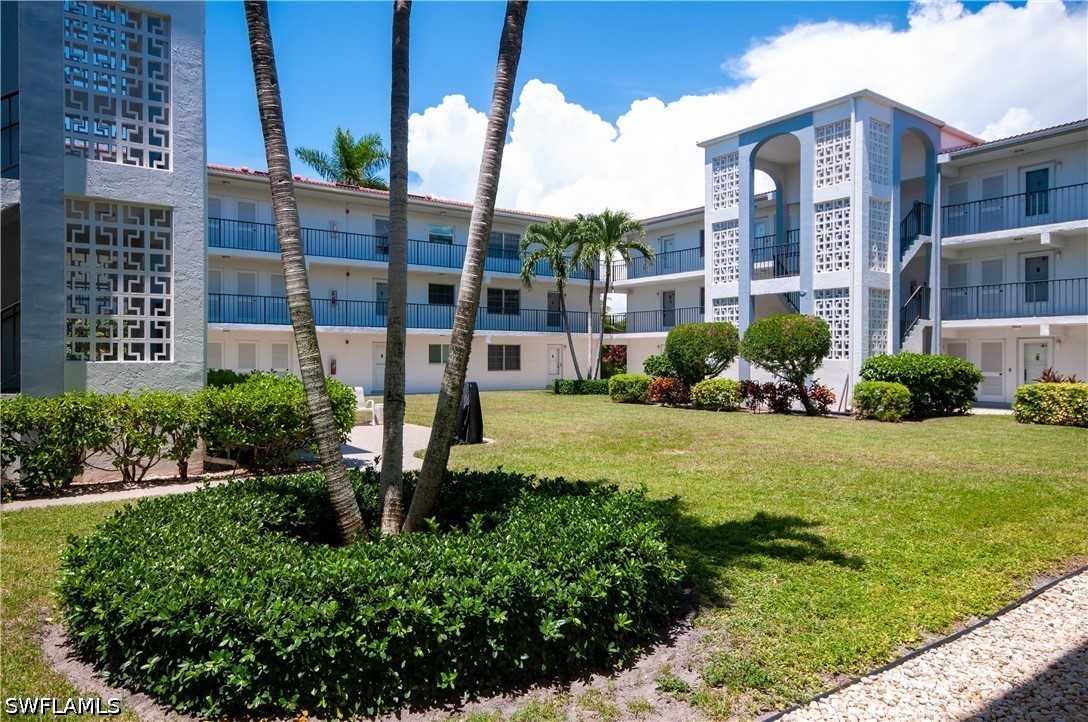 2 Bed Condominium for Sale in Naples, photo 6