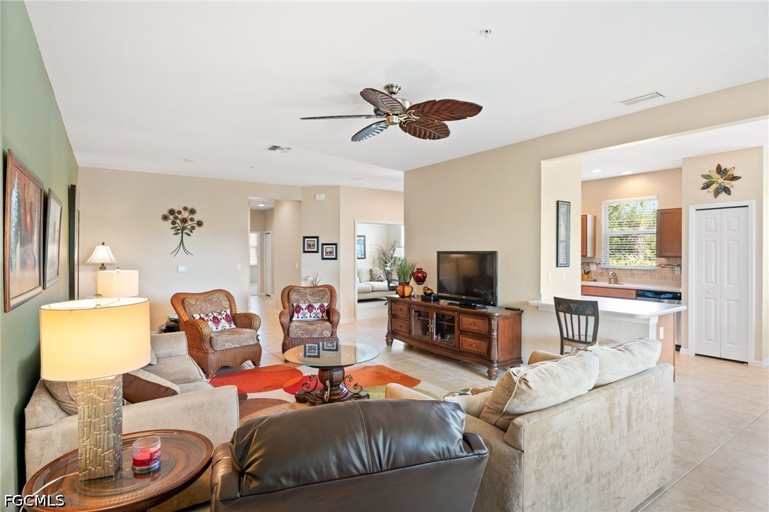 2 Bed Waterfront Home for Sale in Hamilton, photo 6