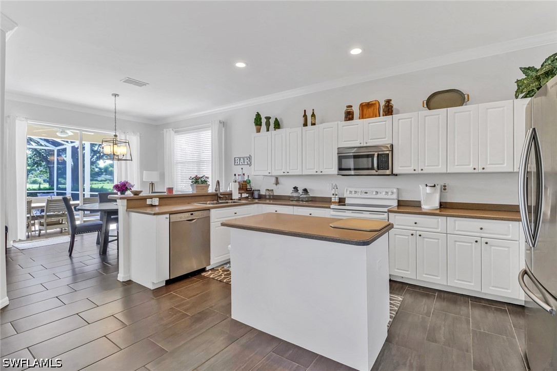 5 Bed Pool Home for Sale in Heritage Greens, photo 6