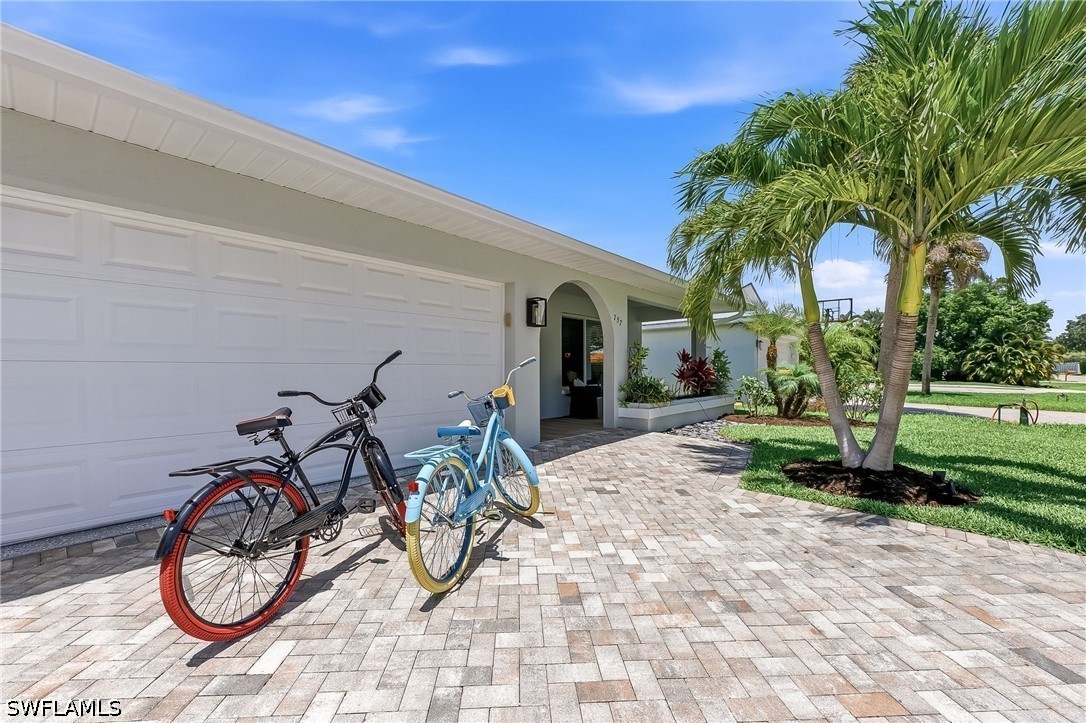 3 Bed Pool Home for Sale in Naples Park, photo 6