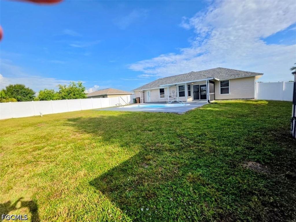 3 Bed Pool Home for Sale in Cape Coral, photo 6