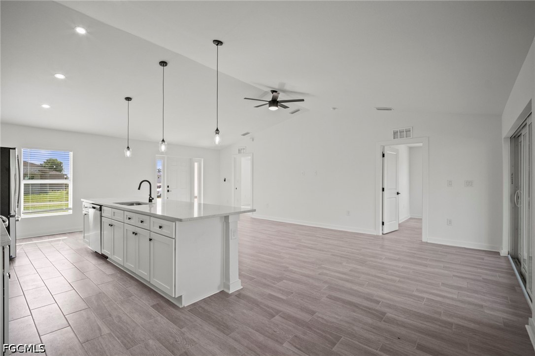 4 Bed SingleFamilyResidence for Sale in Cape Coral, photo 6