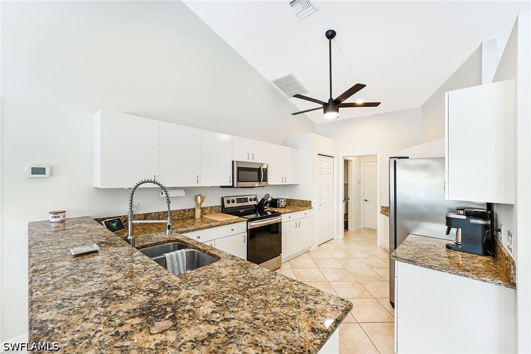 3 Bed Pool Home for Sale in Berkshire Lakes, photo 6