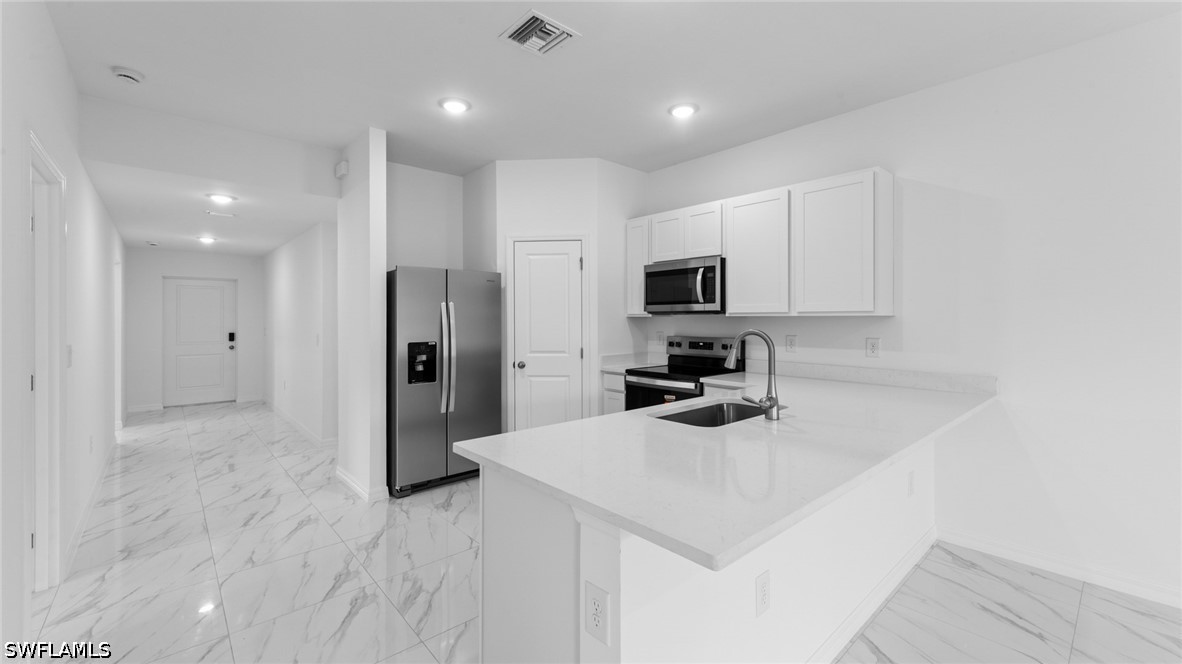 4 Bed SingleFamilyResidence for Sale in Lehigh Acres, photo 6