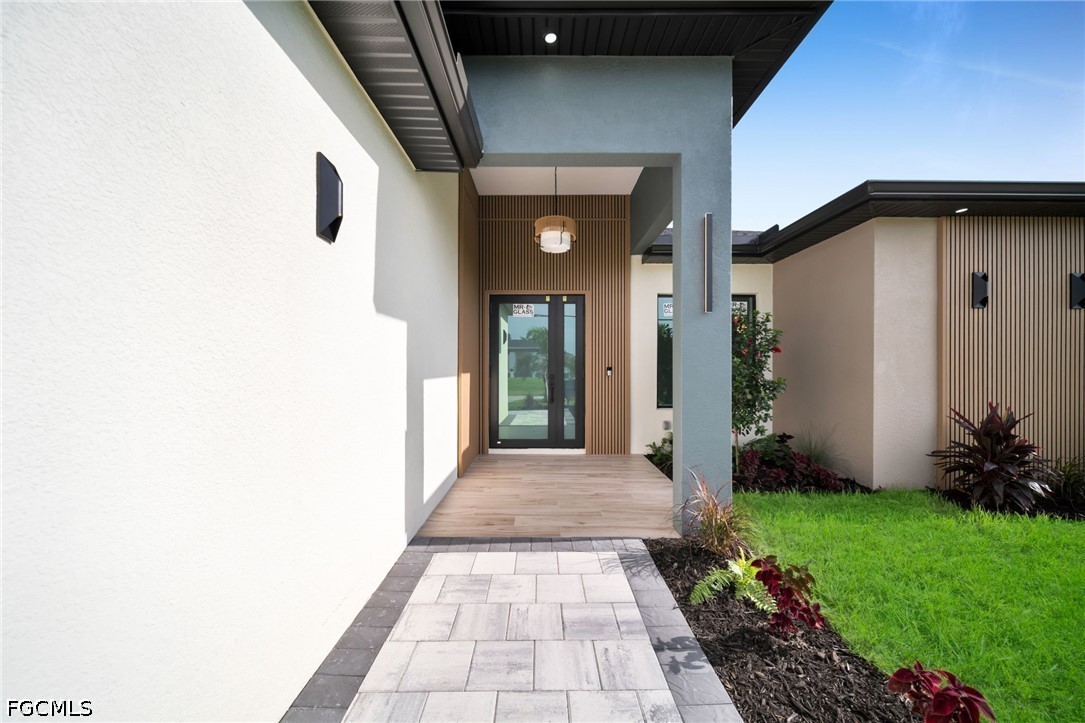3 Bed Pool Home for Sale in Cape Coral, photo 6