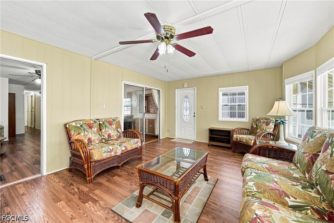 3 Bed ManufacturedHome for Sale in Carriage Village, photo 6