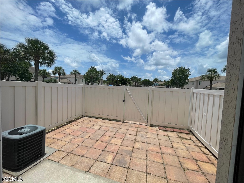 2 Bed Townhouse for Sale in Fort Myers, photo 6