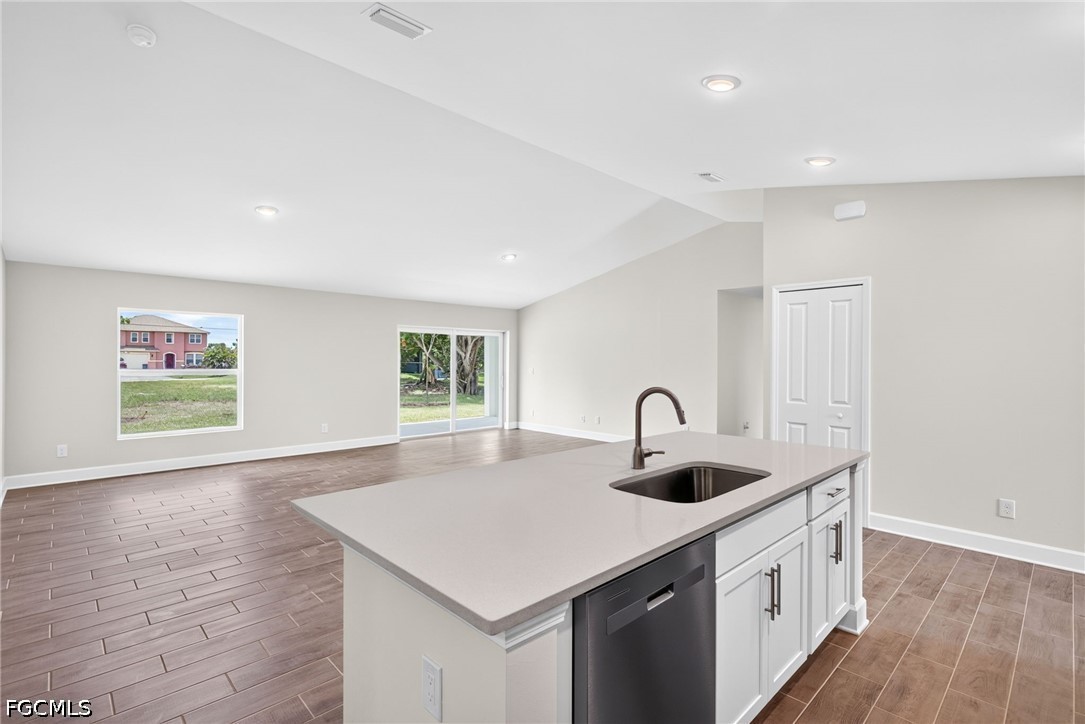 4 Bed SingleFamilyResidence for Sale in Cape Coral, photo 6