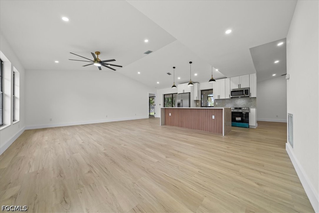 3 Bed SingleFamilyResidence for Sale in Cape Coral, photo 6