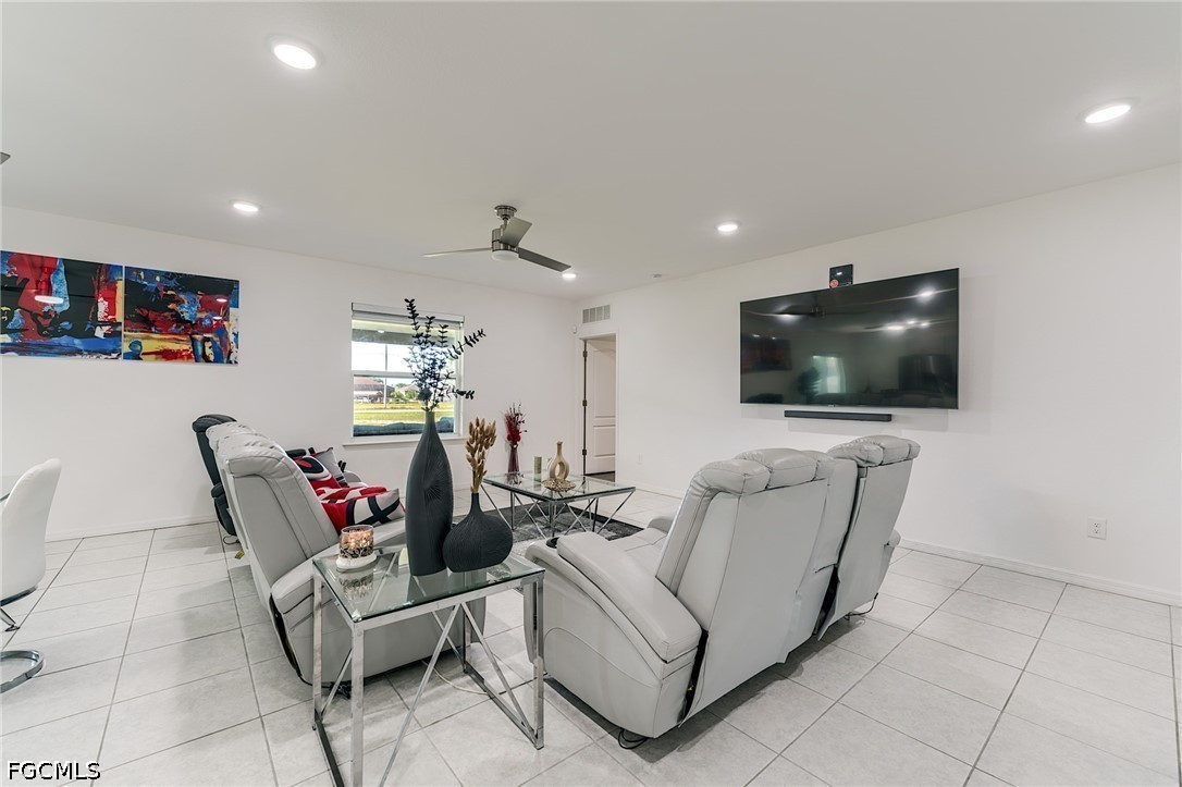 4 Bed SingleFamilyResidence for Sale in Cape Coral, photo 6