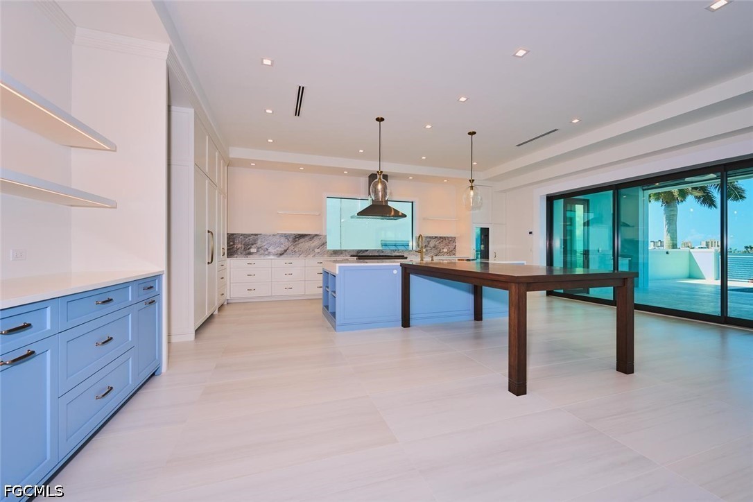 5 Bed Pool Home for Sale in Fort Myers Beach, photo 6