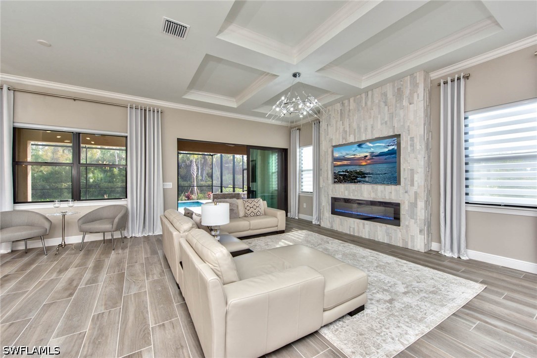 3 Bed Pool Home for Sale in Naples, photo 6