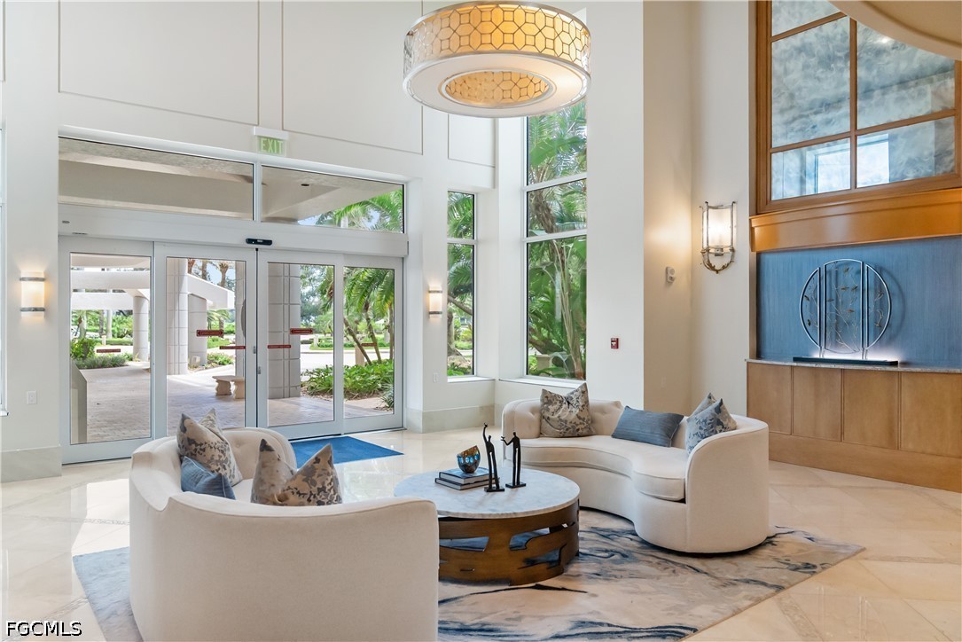 3 Bed Pool Home for Sale in Estancia, photo 6