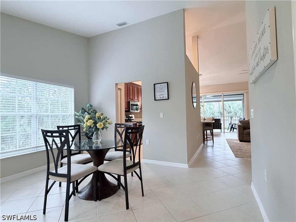 3 Bed Condominium for Sale in Carlton Lakes, photo 6