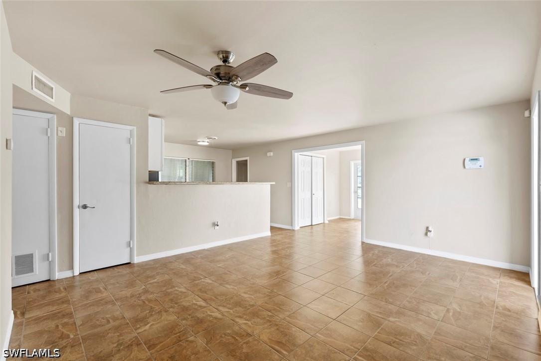 2 Bed SingleFamilyResidence for Sale in Lehigh Acres, photo 6