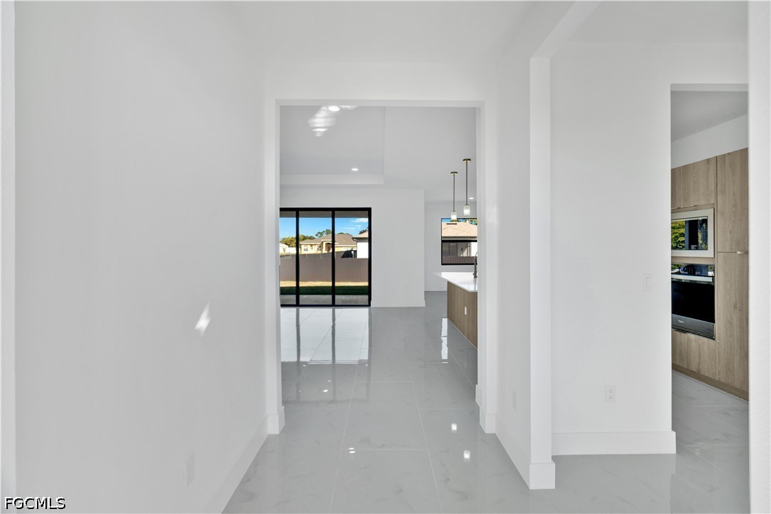 4 Bed SingleFamilyResidence for Sale in Lehigh Acres, photo 6
